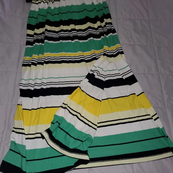 Striped, short sleeved maxi dress - Picture 3 of 9